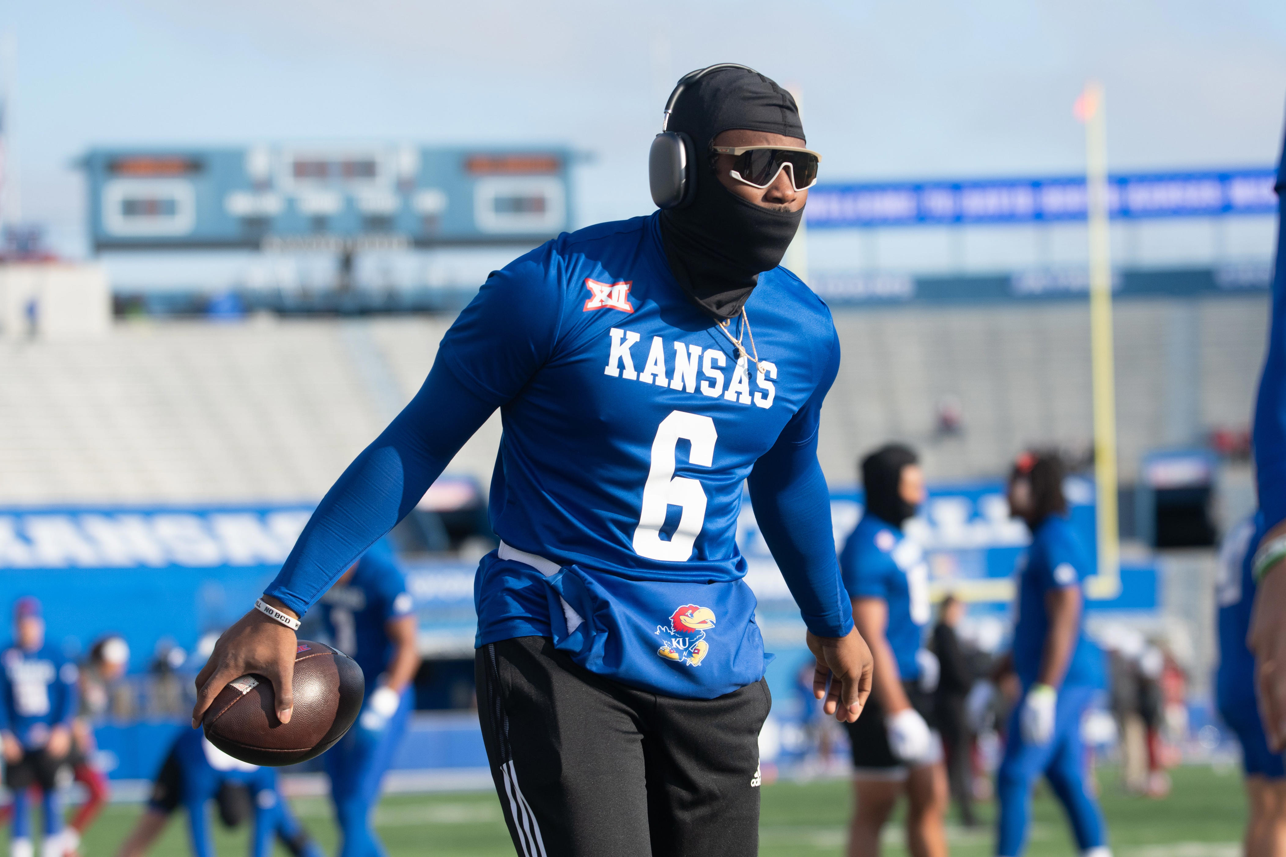 Kansas football quarterback Jalon Daniels announces he will return for