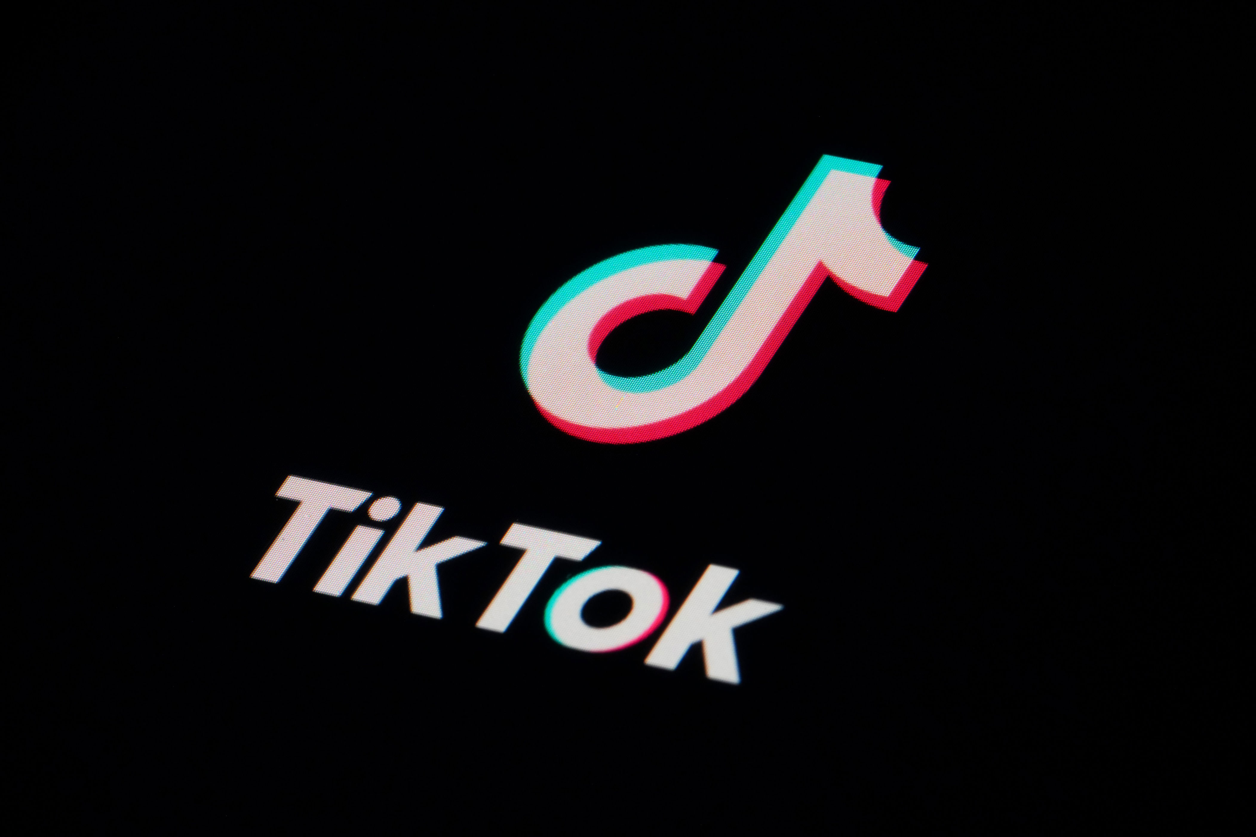 tiktok: se viraliza video de hombre haciendo “mansplaining” a una golfista profesional