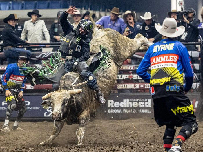 In photos: Bull rider Daylon Swearingen takes Round 1 of Saskatoon Classic