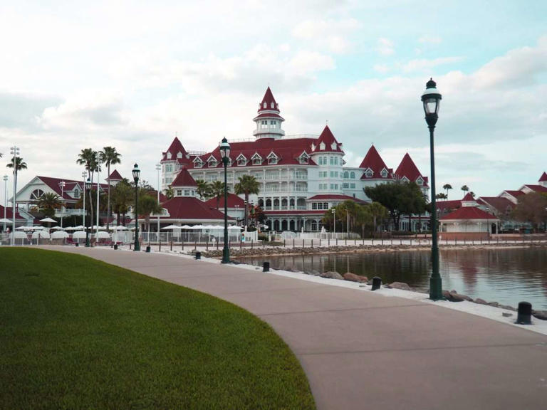Thinking of staying at Disney's Grand Floridian Resort for the holiday season? With astronomical prices as one of Disney's most luxurious hotels, here's everything to know about rooms, restaurants, recreation, location, and more!