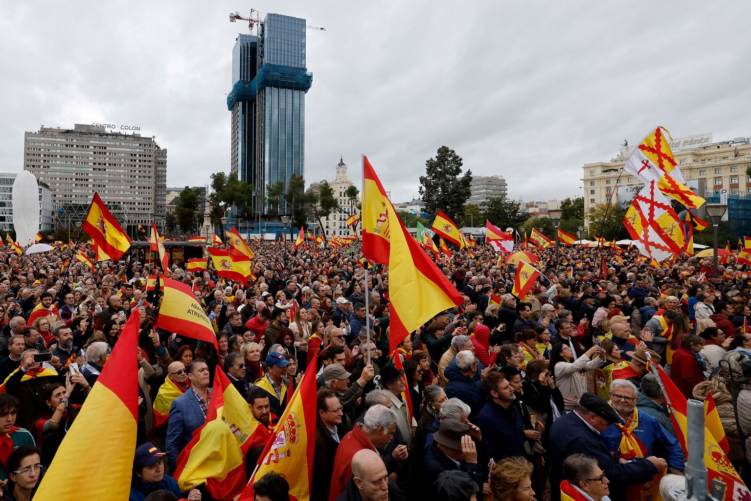 Против амнистии. Демонстрации в Каталонии 2017 год.