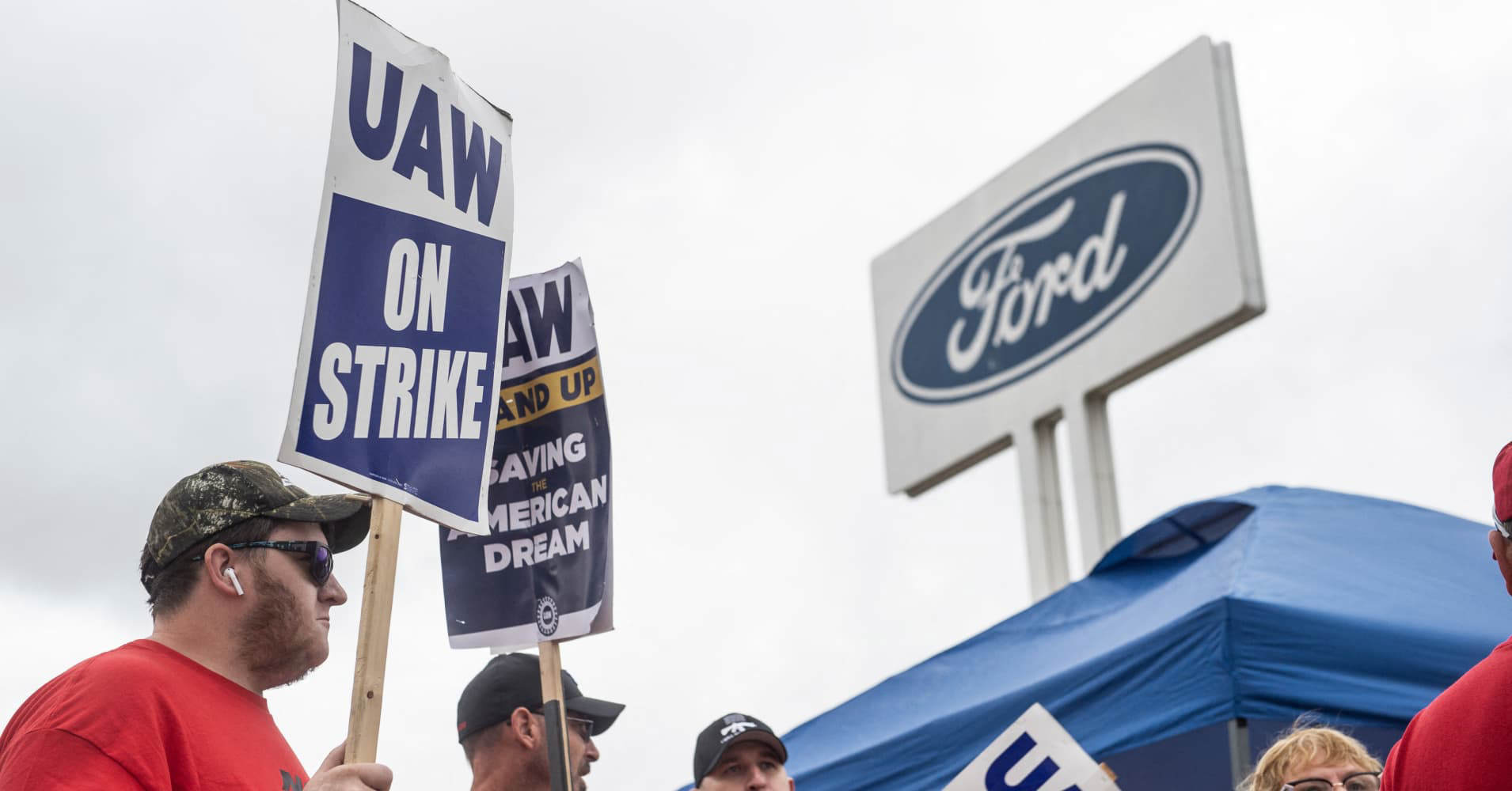 UAW deal with Ford includes 8.1 billion in investments, 5,000