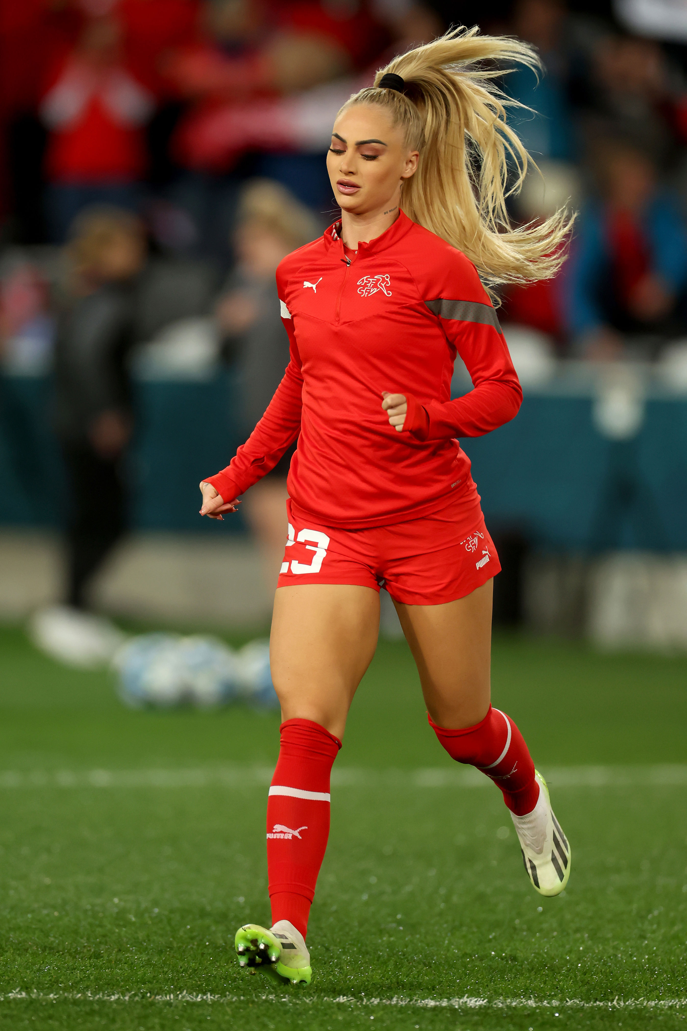 Footballer Alisha Lehmann'S X Takeover - bxdp6ae