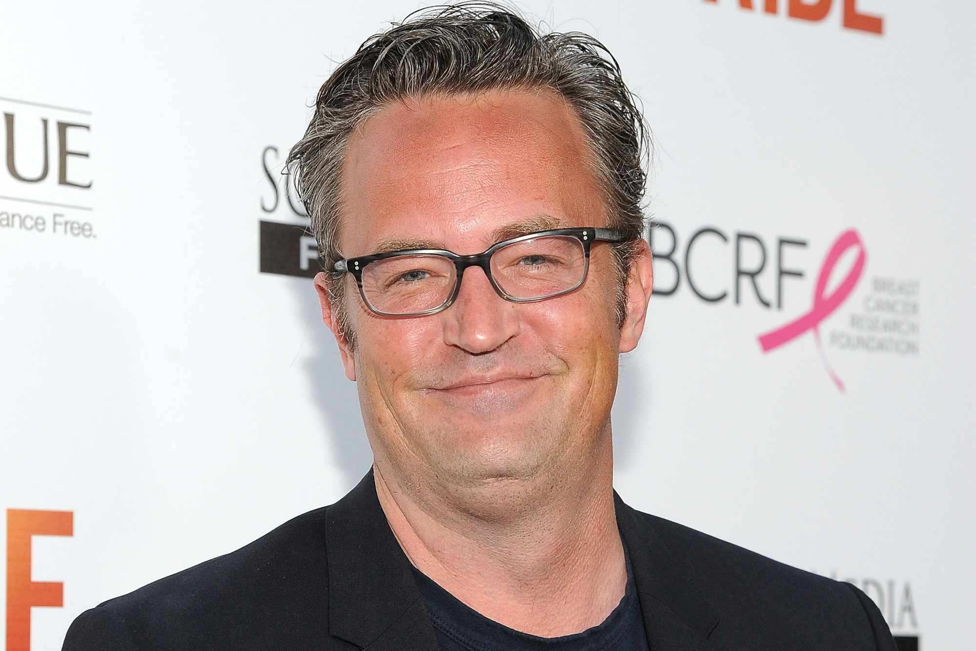 Мэттью перри фото в молодости. Matthew Perry. Мэттью Перри 2018. Перри Воллстон. Мэттью Перри руки.