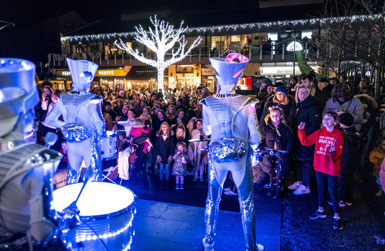 Sheffield's Fox Valley Christmas lights switchon promises live