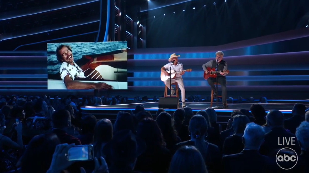 The CMA Awards paid tribute to Jimmy Buffett with an awesome medley of