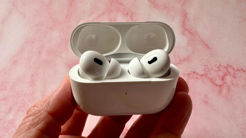 airpods with infrared cameras in development, analyst says