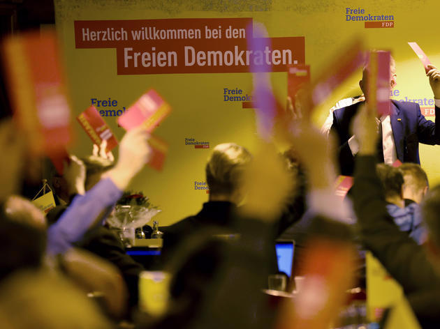Auf dem Landesparteitag der FDP Mecklenburg-Vorpommern wird über einen Antrag abgestimmt. (Archivfoto)