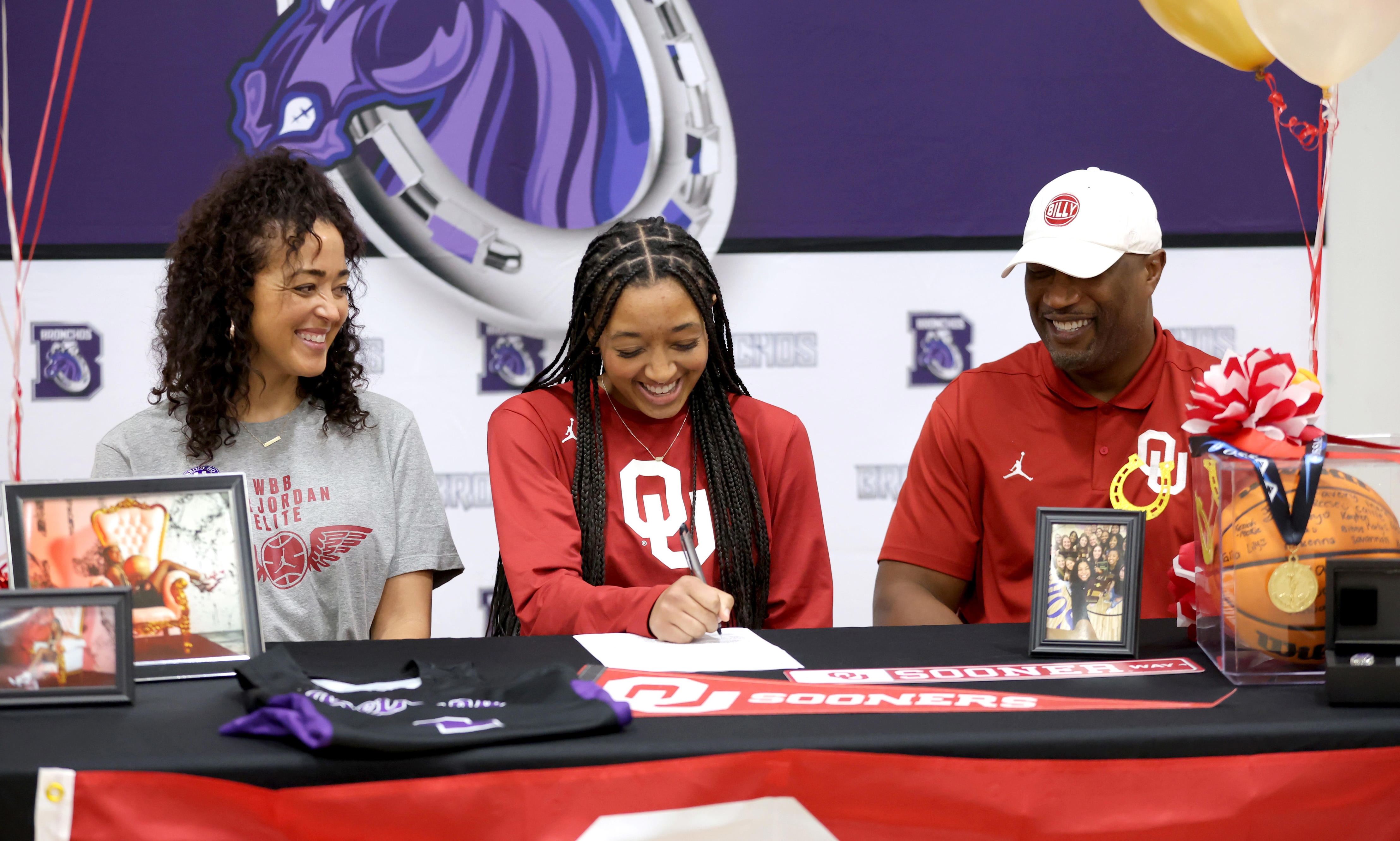 OU women's basketball Putnam West's Caya Smith commits to Sooners