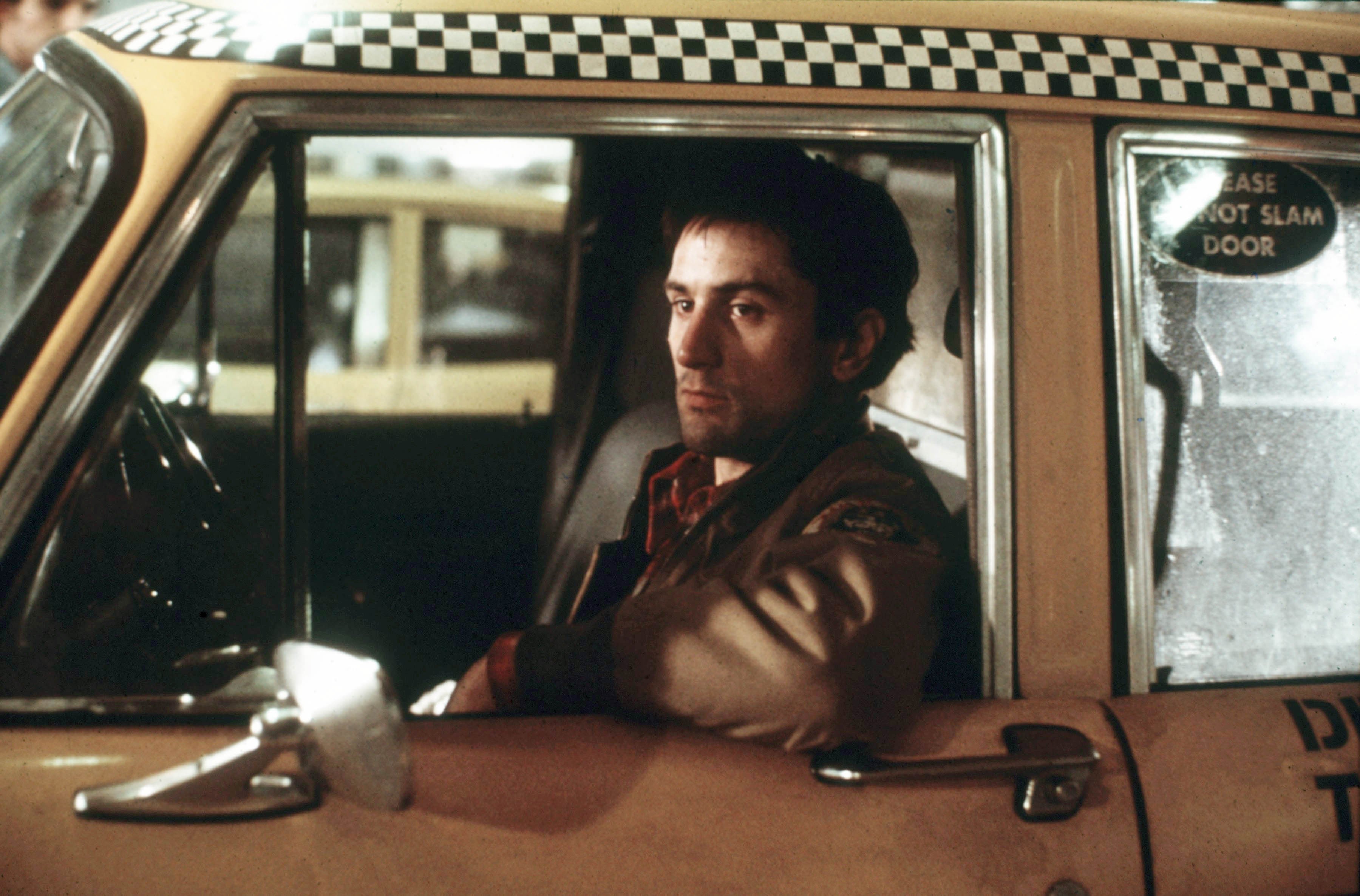 Taxi driver. Таксист 1976 Роберт де Ниро. Таксист фильм 1976 Роберт де Ниро. Таксист Мартин Скорсезе 1976. Роберт де Ниро таксист.