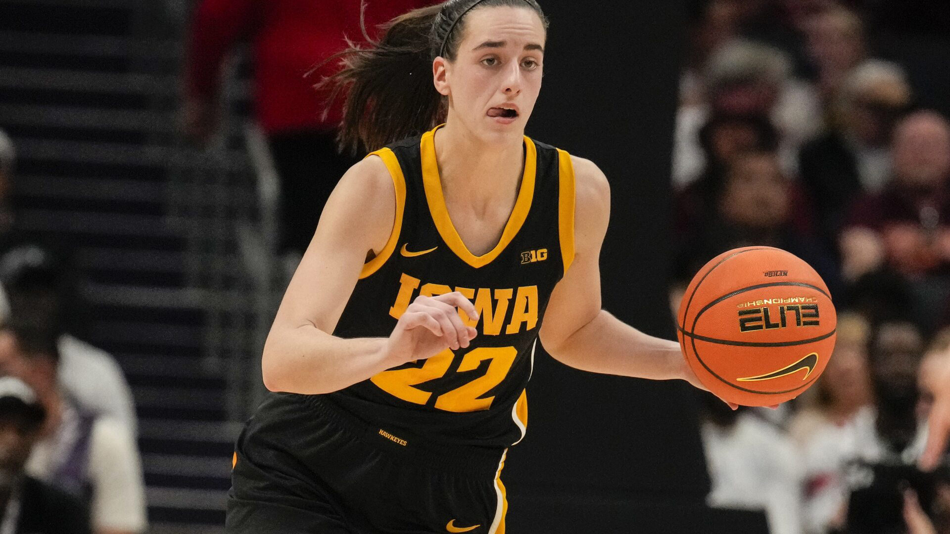 Caitlin Clark scores 44 points as No. 3 Iowa holds off No. 8 Virgina ...