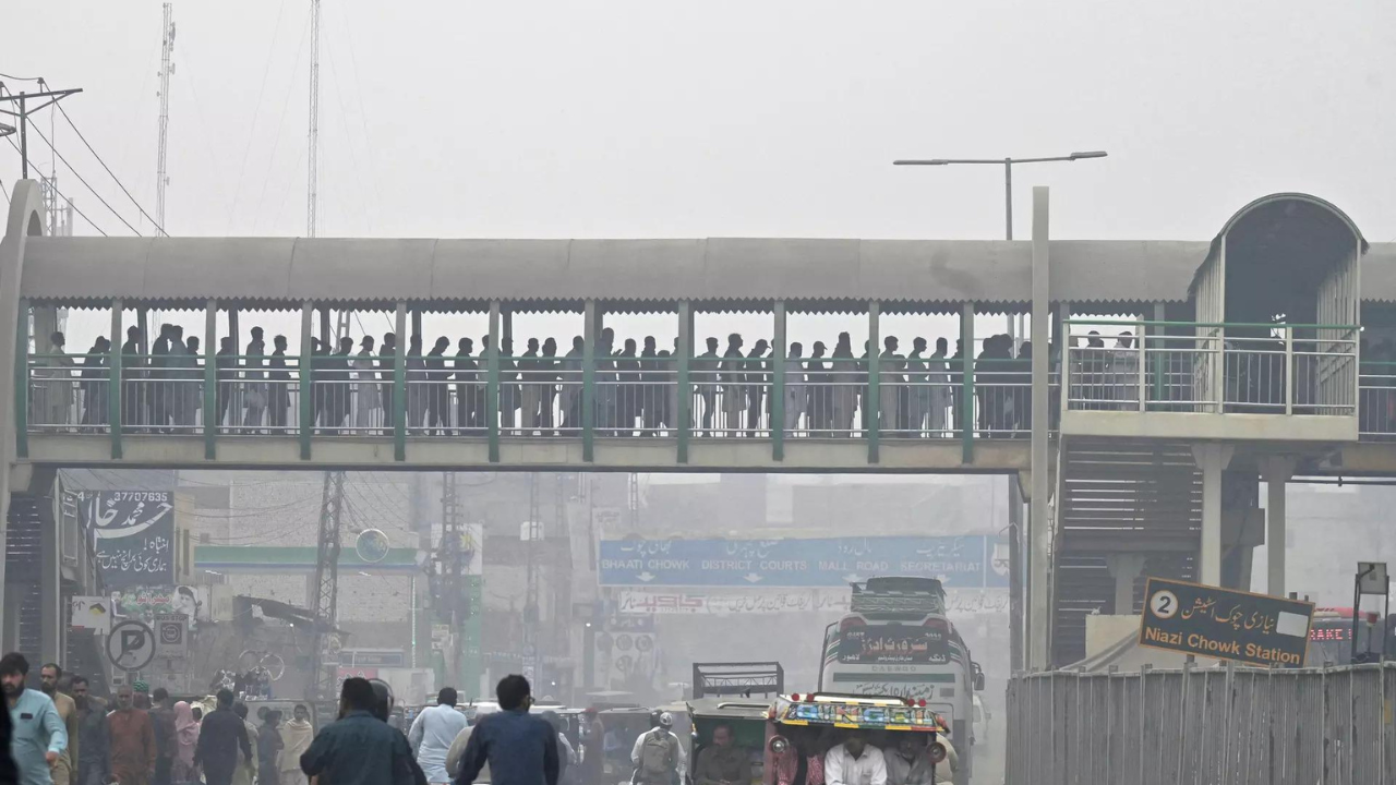 Schools, Offices Shut, Parks Closed Due To Pollution In Pakistan's Lahore