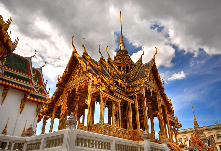 <h3>Thailand</h3>  <p>Your plane ticket might be a little pricey, but once you get to Bangkok, you'll find that everything is budget-friendly. With so many deals to be found (cheap in price, not quality), this city is a bargain hunter's paradise. Bangkok is as safe as any major tourist-heavy city, but do be aware of your surroundings and the neighborhoods in which you are entering.</p>  <p>(image via <a href="https://www.flickr.com/photos/g4egk/4041730493/in/photolist-7a9VEv-h73zcD-wz1DHy-wL8tga-woPxv4-woPpiJ-iTANo4-wD6pqh-wEG4hP-8eKGEW-47ho4f-iAqGQU-wr4dgo-vvoWKf-6Kjah1-iAqJiU-54q1qg-vsZQcC-vut12E-fnMtSg-rqkFBh-ciBBuC-8HxYiH-fjAnwo-2532dz-9mu2Ps-j8EMW3-frG8Gy-">g4egk</a>, <a href="https://creativecommons.org/licenses/by/2.0/">CC</a>)</p>