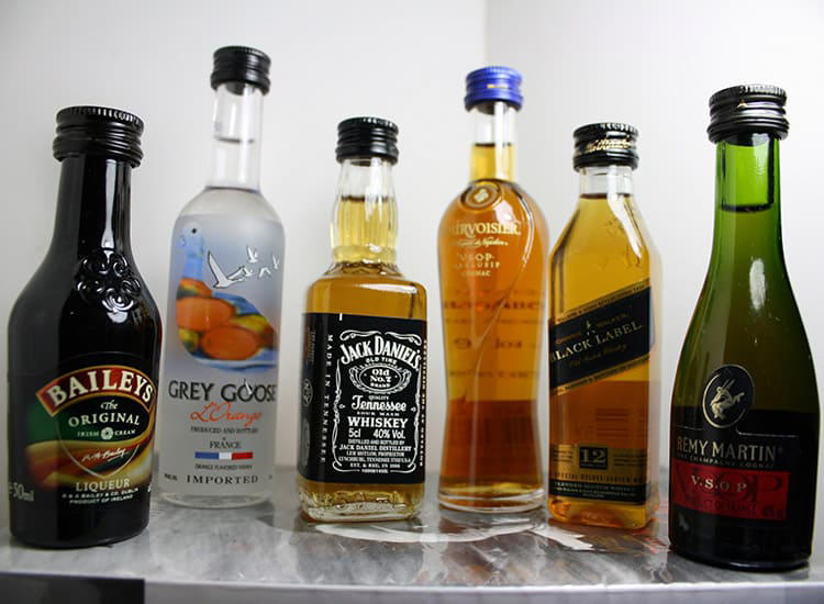 Bringing Nips (Mini Liquor Bottles) on Planes Here’s Everything You