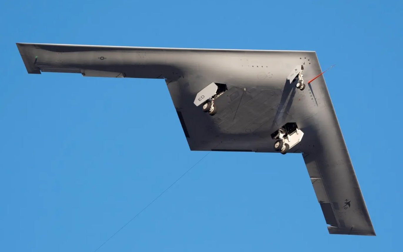 Next-generation US Stealth Bomber Capable Of Disguise Takes First Flight