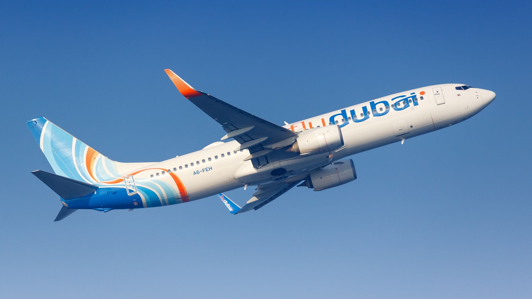 Самолеты флай дубай. Боинг 777-800 flydubai. Аэробус 320 Флайдубай. Flydubai взлёт. Авиаролик flydubai.