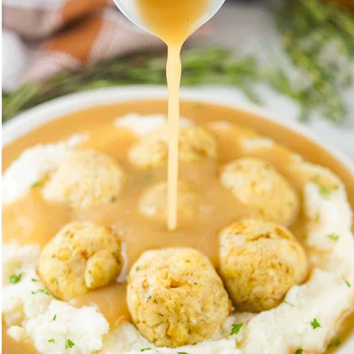 thanksgiving-leftover-turkey-stuffing-meatballs