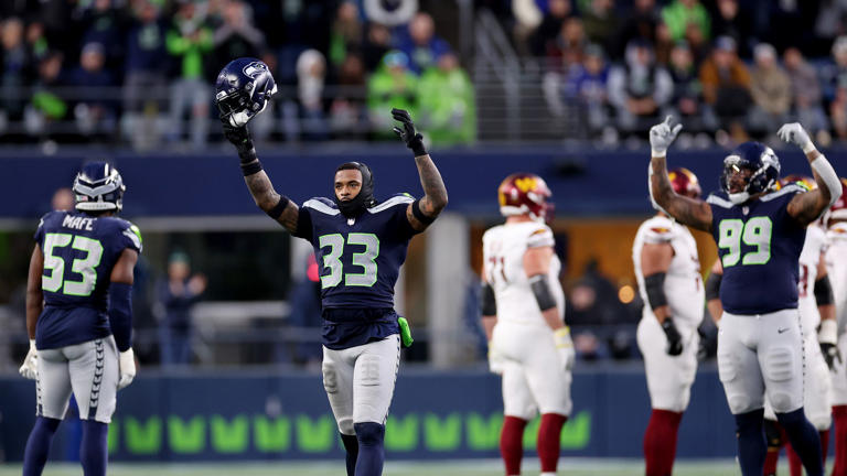 The Washington Commanders lose to the Seattle Seahawks 29-26
