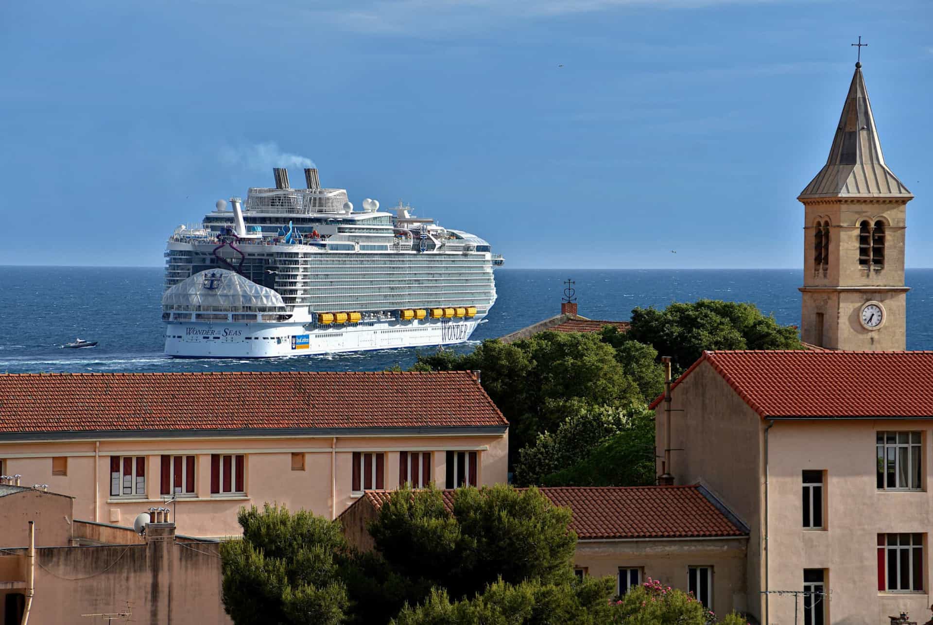 <p>Currently, the largest cruise ship in the world is <em>Wonder of the Seas</em> (pictured in May 2022 leaving Marseilles). This vast floating hotel can accommodate 6,988 passengers. Operated by Royal Caribbean International, the vessel is longer than the largest military ships ever built, the US <em>Nimitz</em>-class aircraft carriers.</p> <p>Sources: (Cruise Market Watch) (Cruise Dialysis) (Smithsonian Magazine) (History) (The Maritime Executive) (Forbes)</p> <p>See also: <a href="https://www.starsinsider.com/lifestyle/402795/10000-eggs-per-day-and-other-crazy-cruise-ship-food-stats">10,000 eggs a day and other crazy cruise ship food stats</a></p><p><a href="https://www.msn.com/en-za/community/channel/vid-7xx8mnucu55yw63we9va2gwr7uihbxwc68fxqp25x6tg4ftibpra?cvid=94631541bc0f4f89bfd59158d696ad7e">Follow us and access great exclusive content every day</a></p>