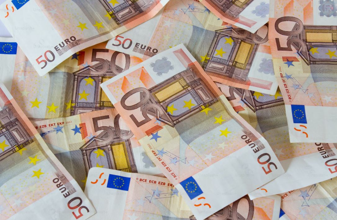 επιδόματα: ποιοι θα τα λάβουν αυξημένα στο τέλος απριλίου – «αυτόματα» θα δοθούν αναδρομικά έως και 1.500 ευρώ