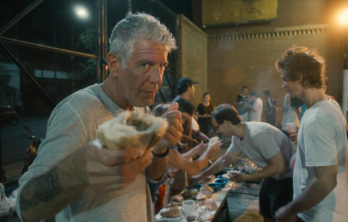 <p>Roadrunner: A Film About Anthony Bourdain focuses on the life and career of the famous chef, writer, and television host Anthony Bourdain. Directed by Morgan Neville, the title, released in 2021, examines Bourdain's personal and professional life, exploring his travels, culinary experiences, and his impact on gastronomic and travel culture.</p> <p>The documentary includes archival footage, interviews with friends, colleagues, and family members of Bourdain, as well as audio recordings of previous conversations. The film addresses significant aspects of Bourdain's life, from his early days as a chef in New York to his international fame as the host of television programs like Parts Unknown.</p>