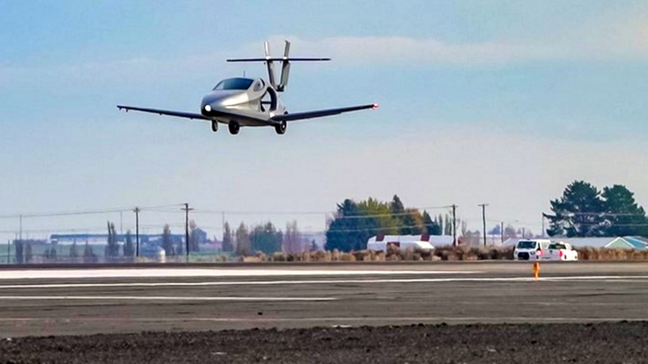 $170,000 flying car achieves first flight