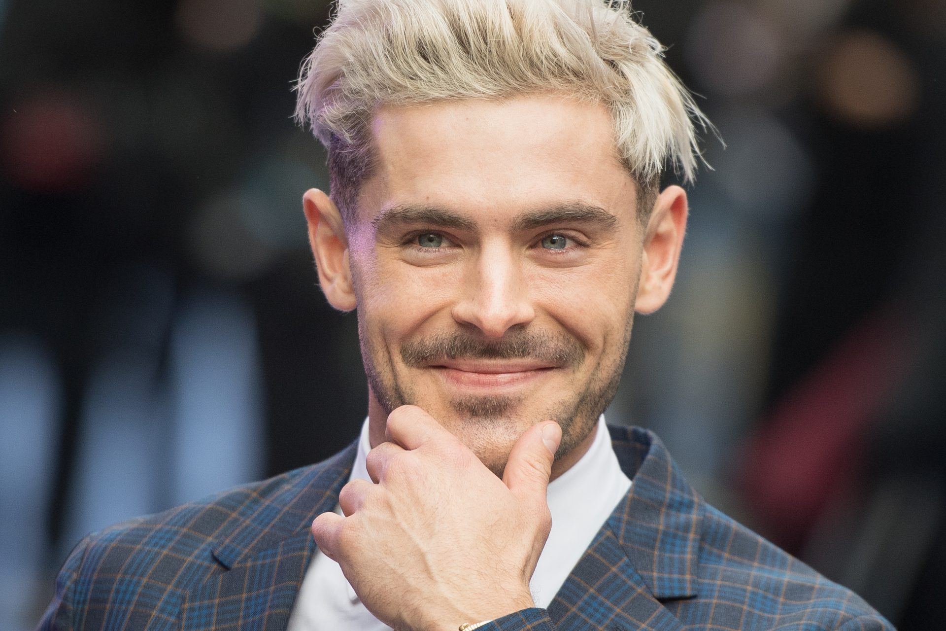 Zac Efron Méconnaissable Lacteur Aurait Il Eu Recours à La Chirurgie