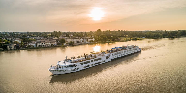 A river cruise is the way to explore Bordeaux and the Medoc. Here's our ultimate Bordeaux River cruises guide with Uniworld.
