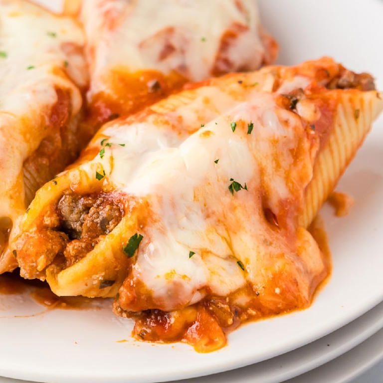 Jumbo Stuffed Shells With Meat (Ground Beef!)