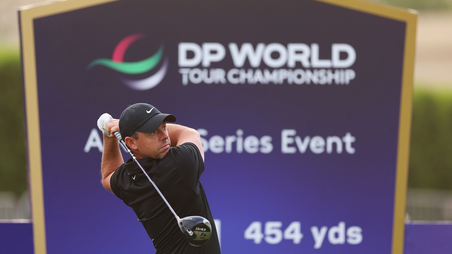 Rory McIlroy tees off on the first hole during the Pro-Am prior to the 2023 DP World Tour Championship.