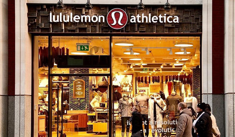 Lululemon Canada Jobs Are Available Right Now & You Could Earn