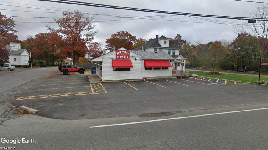 'Amazing Customers': Denneno's Pizza In Stoughton Closing After Nearly ...