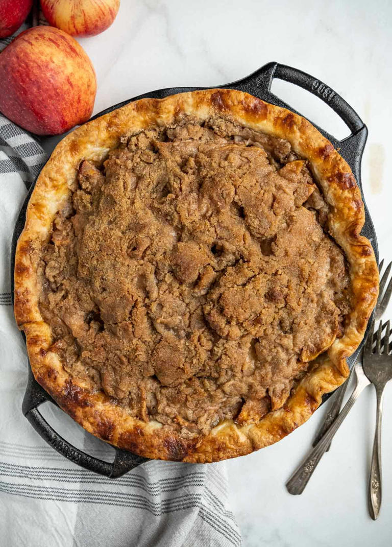 Easy Grilled Apple Pie Recipe