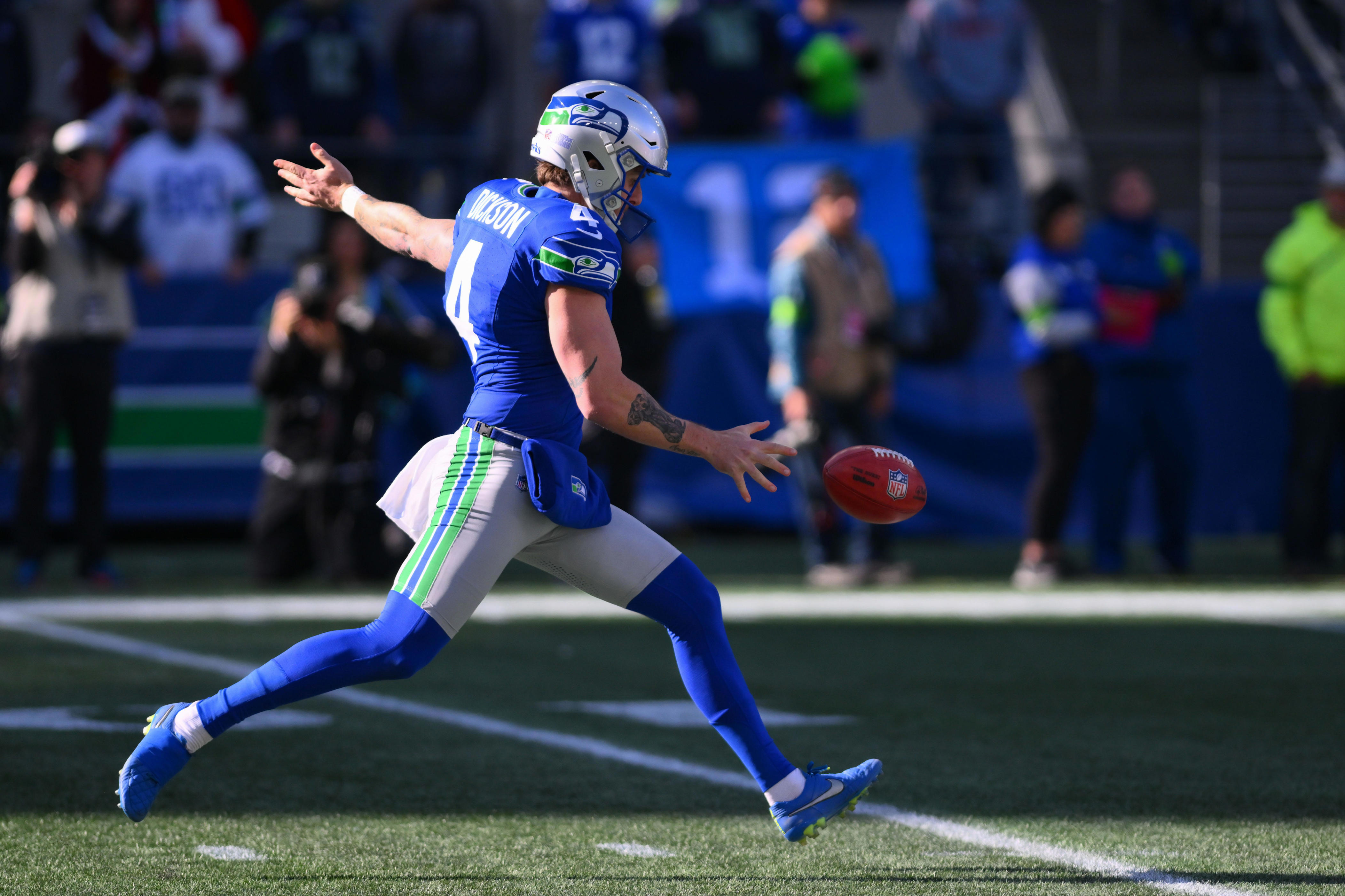 Who is highestpaid NFL punter? Here are the top 10 salaries for