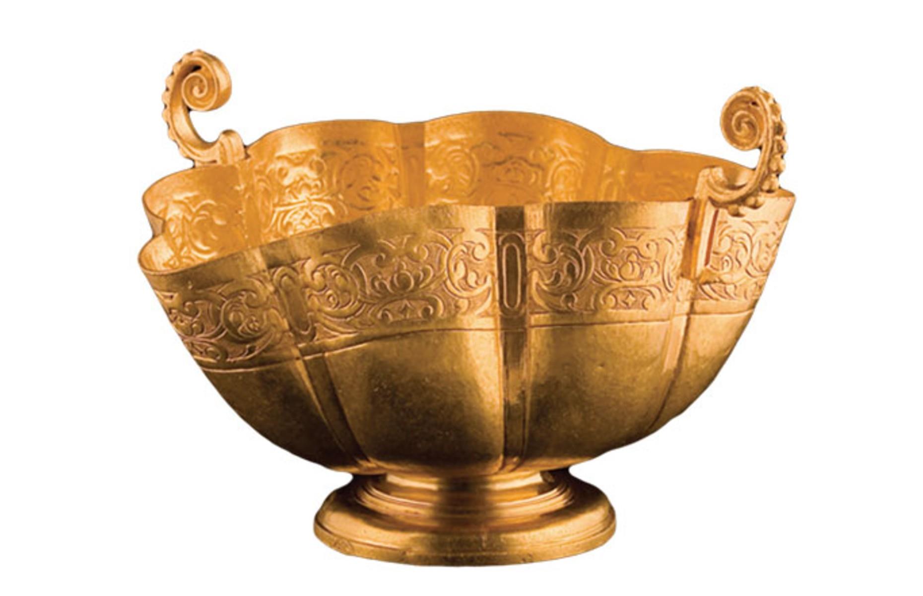 Золотая чаша 1. Золотая чаша. Чаша из золота. Свифы чаша золото. Персидский золотой Кубок.