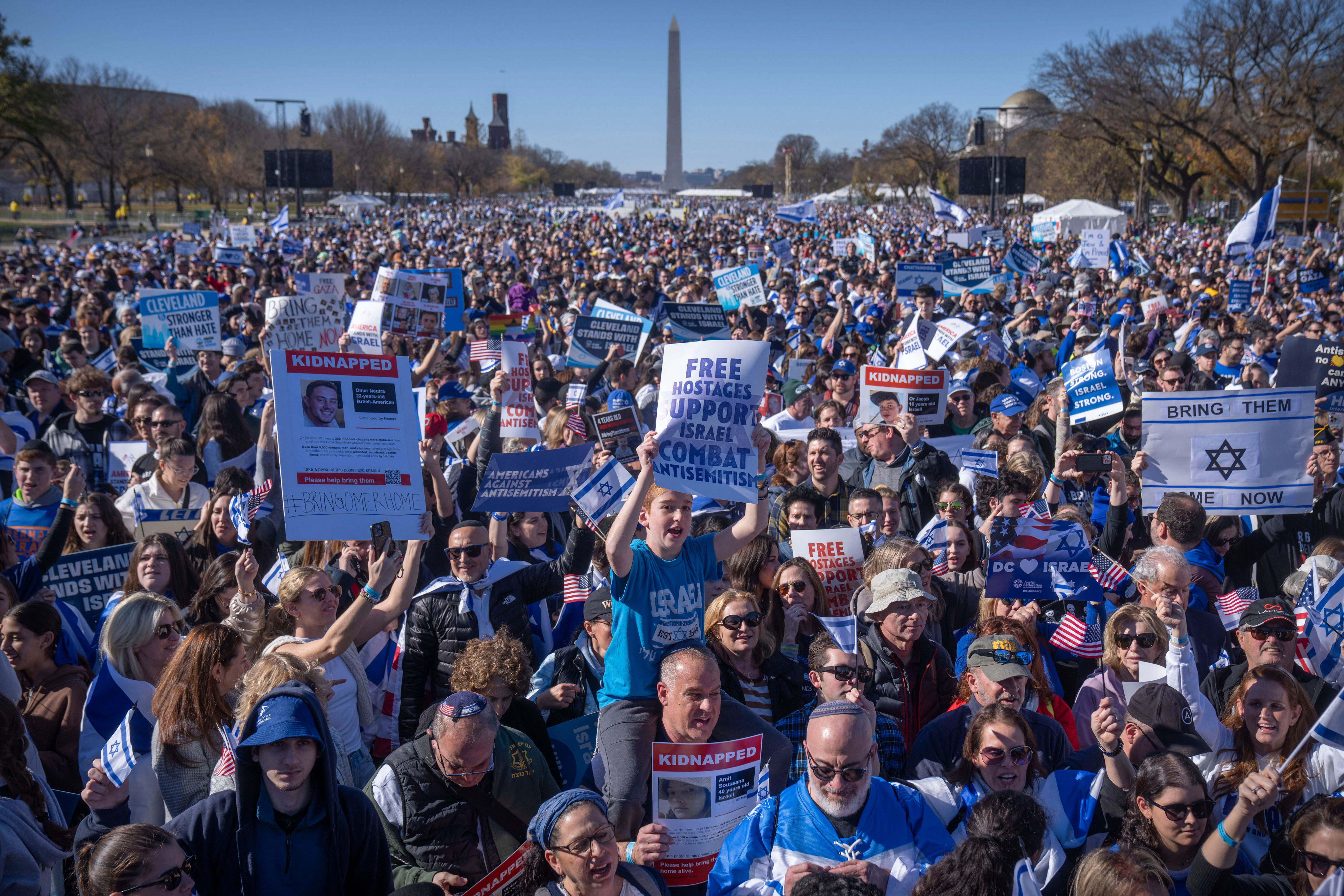 Participating holding. Поддержка Израиля США. В Вашингтоне митингующие вышли на акцию в поддержку Палестины.