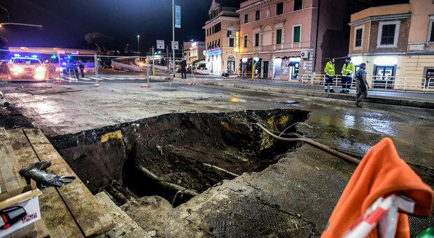 Voragine Corso Francia: traffico e code al Foro Italico, su Flaminia e Tangenziale. Considerato l’alto rischio di traffico.