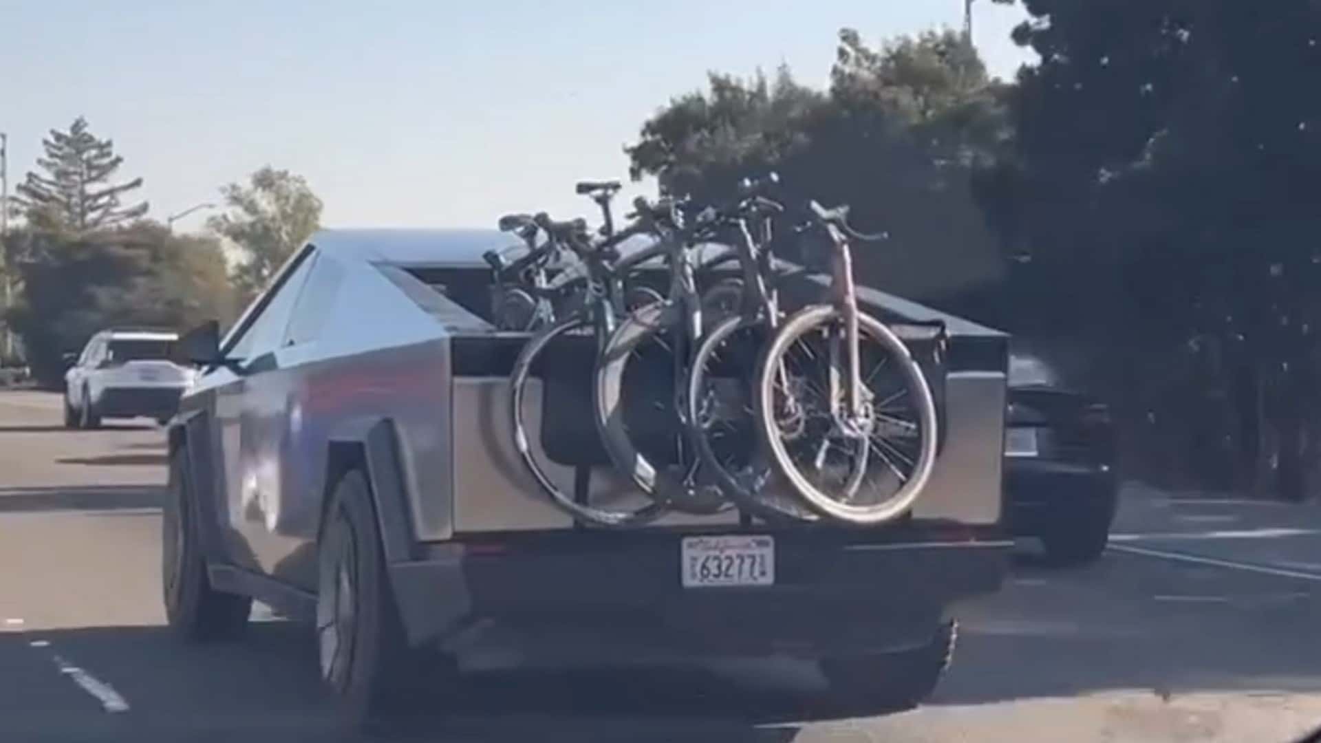 Tesla Cybertruck carrying four bikes (Source: Cybertruck Owners Club)
