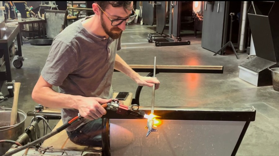 Glass Artist Gives Sculpture Demonstration Ahead Of 2300 Degrees   AA1jZK22.img