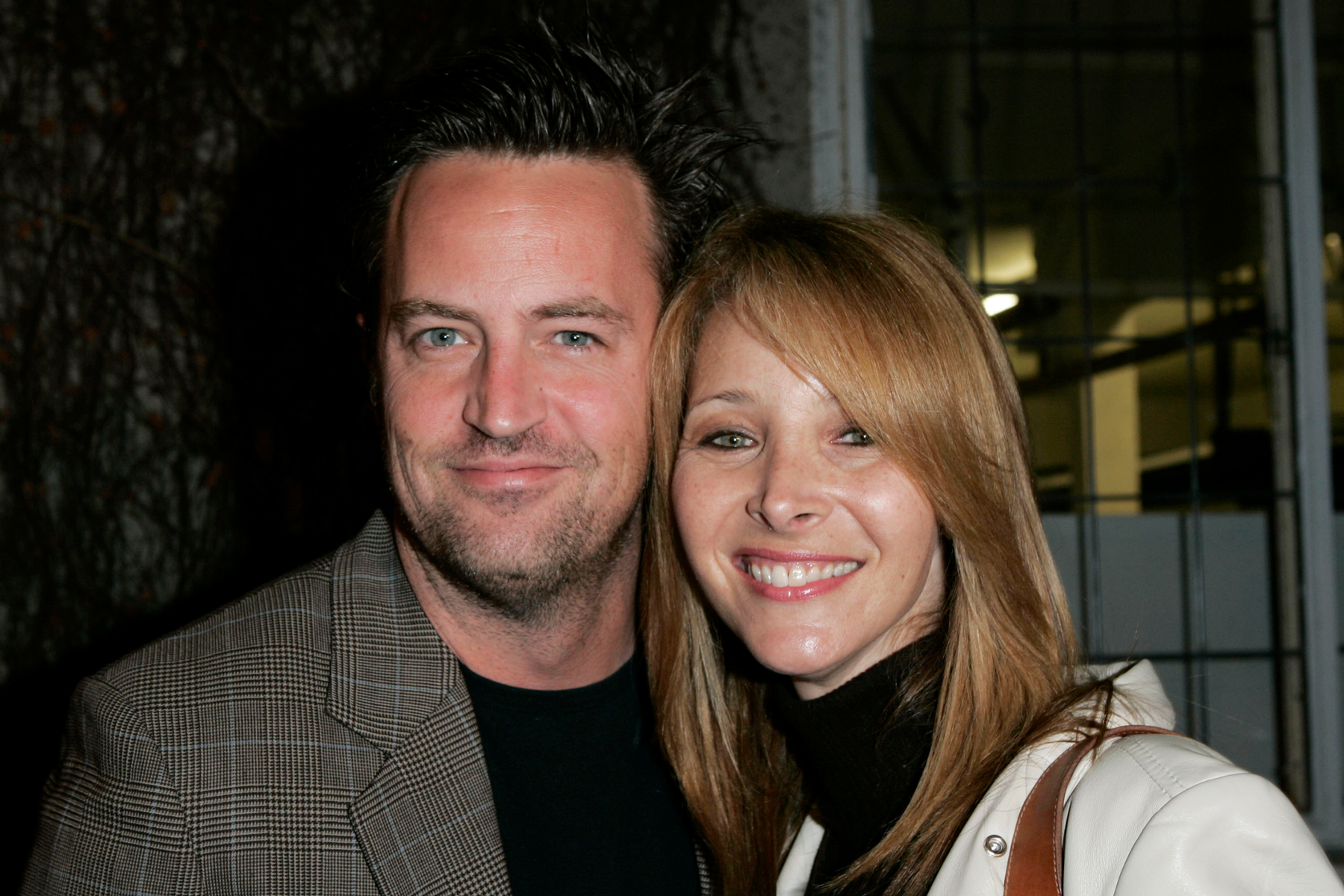 Lisa Kudrow Honors Matthew Perry Thank You For Your Open Heart Thank