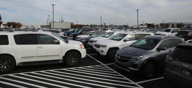 Wilmington Airport parking lots fill up. Holiday travelers urged to ...