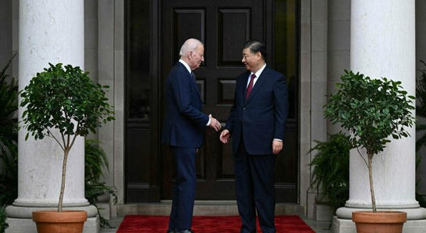 Usa-Cina, prove di disgelo. Quattro ore di faccia a faccia tra Biden e Xi (che cena anche con Elon Musk)