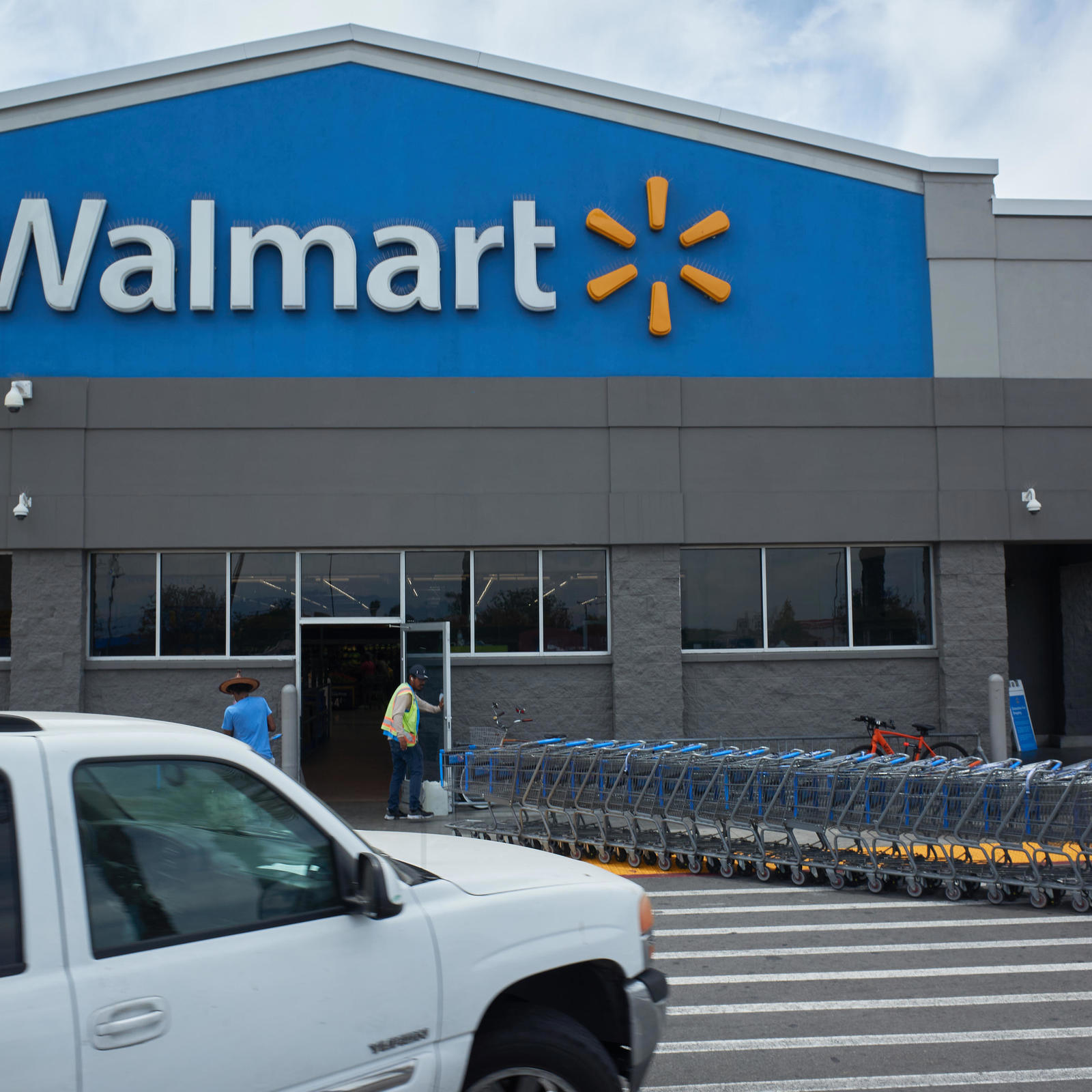 Walmart to upgrade 1,400 stores with $9 billion investment