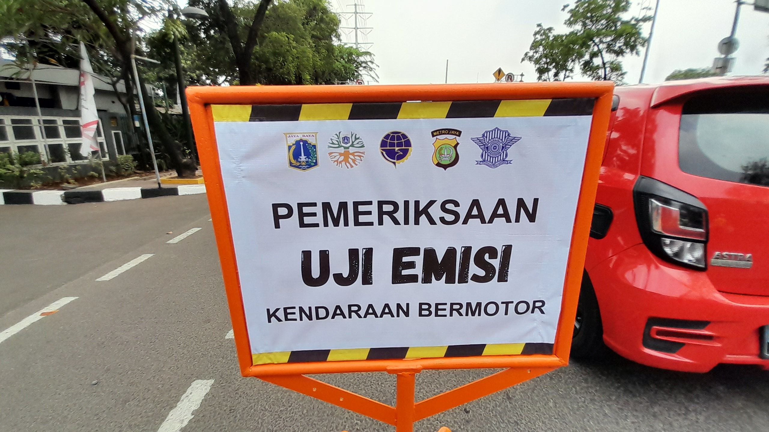 Pemilik Mobil Tua Kewalahan, Pajak Kendaraan Berbasis Emisi Segera Diberlakukan di Jakarta