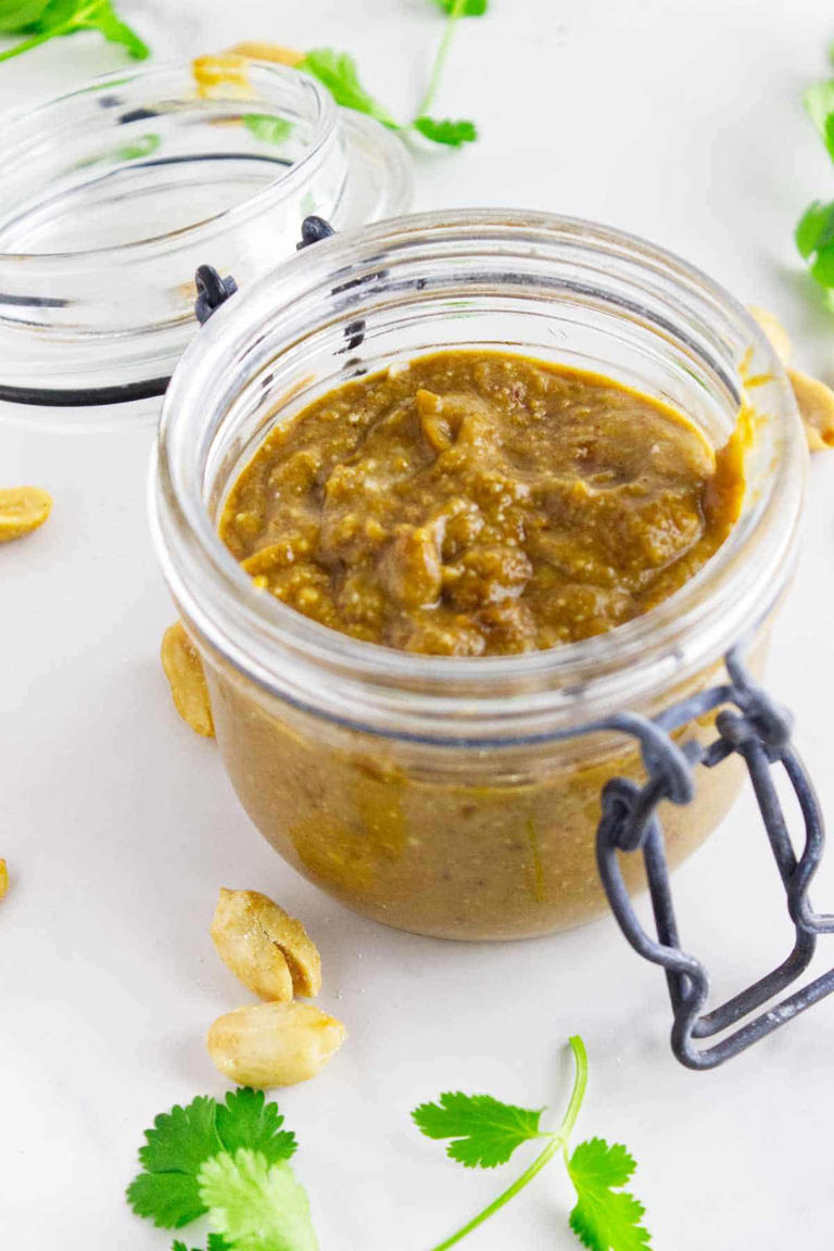 Easy Thai Peanut Dipping Sauce