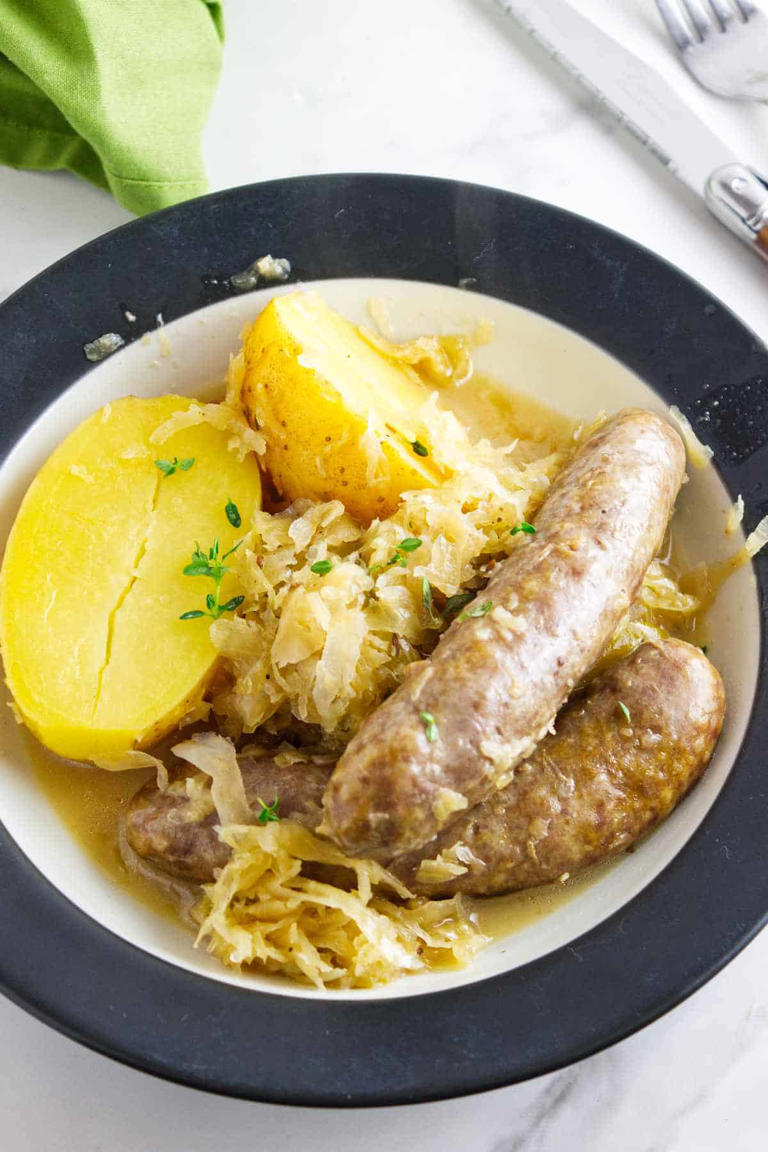 Oven Baked Bratwurst and Sauerkraut with Apples