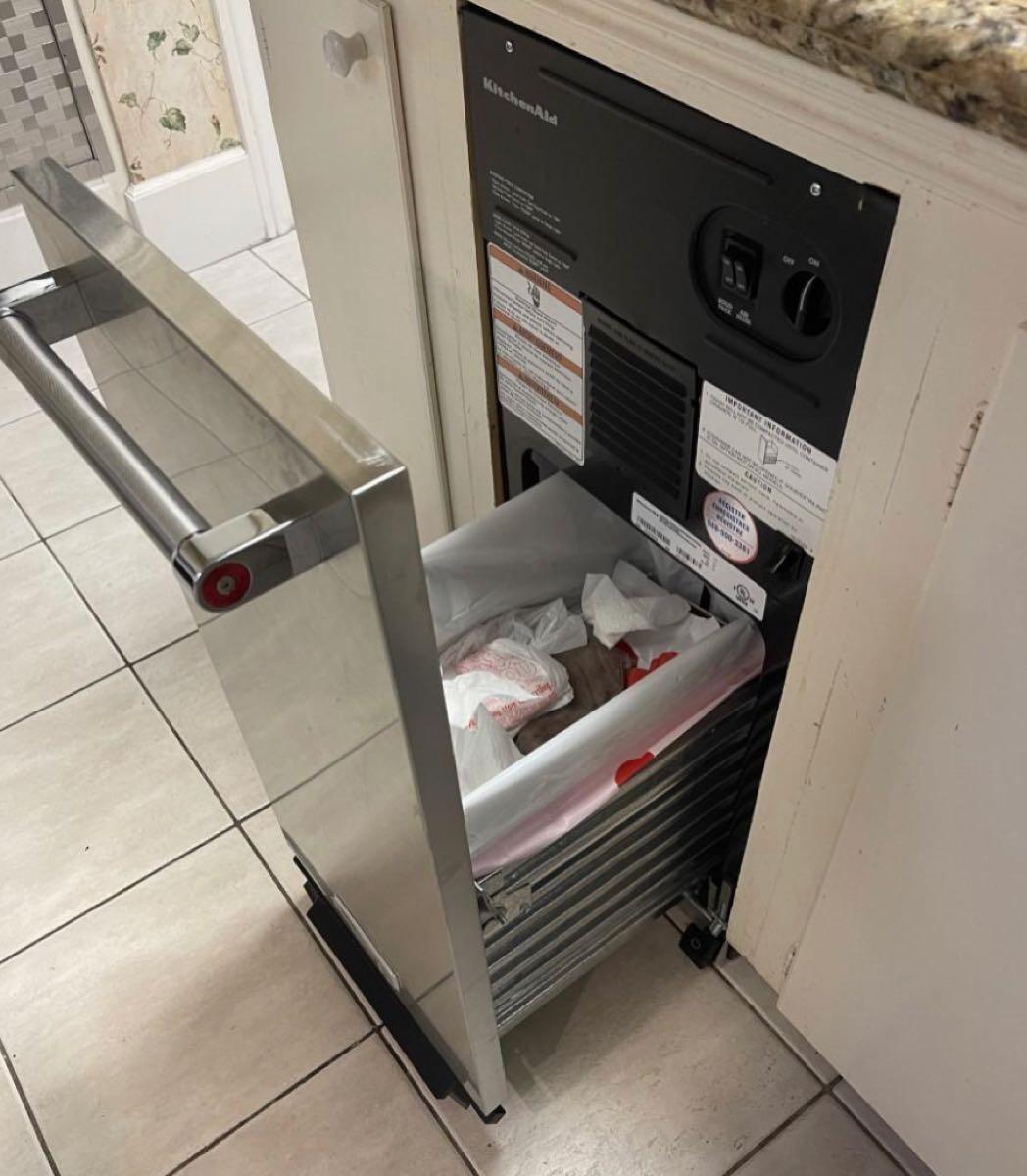 Hi Can Someone Recommend A Good Repairman For Garbage Kitchen Aid   AA1jcarT.img