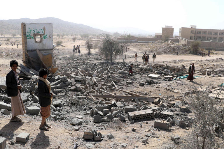 En 2014 estalló una guerra civil en Yemen que ha devastado al país y dejado a la enorme mayoría de su población bajo los escombros y el hambre.