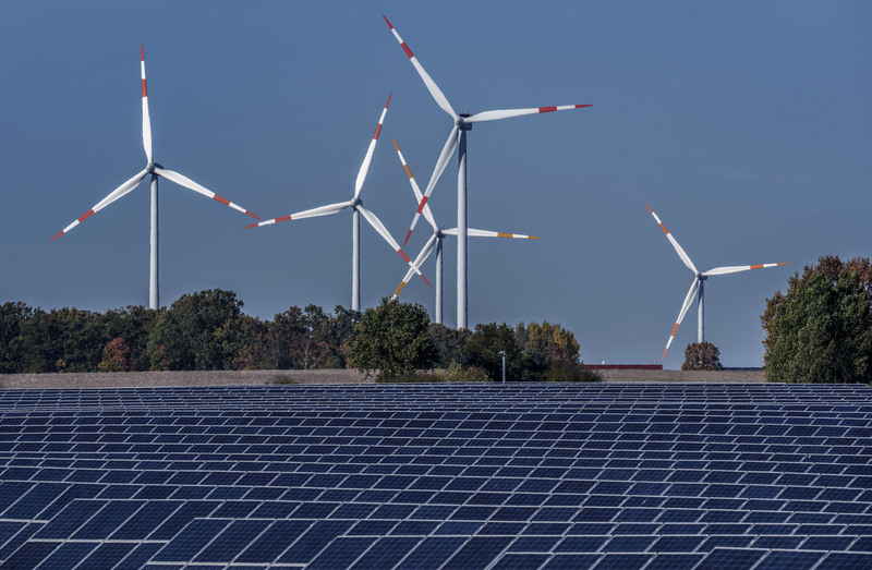 obnovitelné zdroje loni měly na výrobě elektřiny podíl rekordních 30,3 procenta