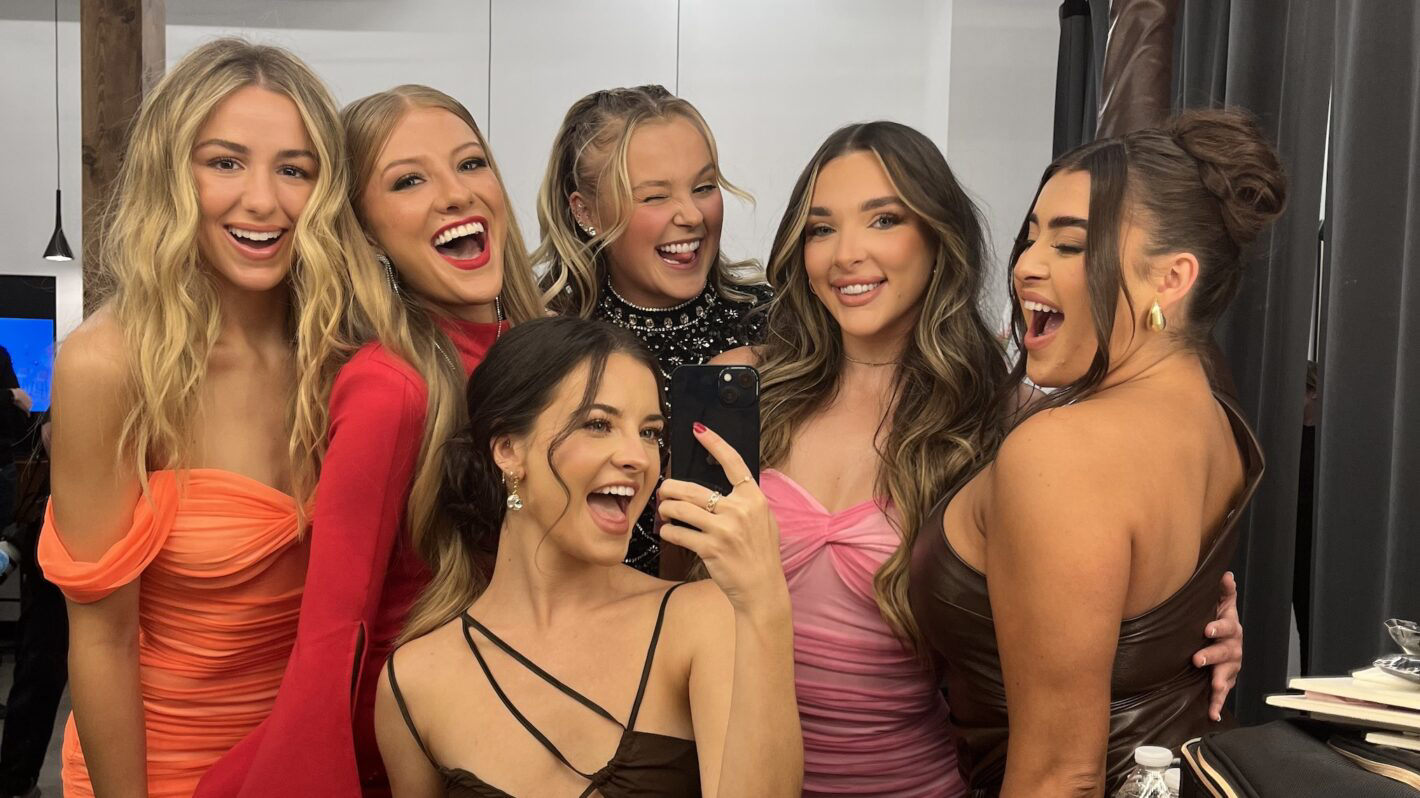 ‘Dance Moms Reunion’ Set to Air on Lifetime in 2024 (PHOTO)